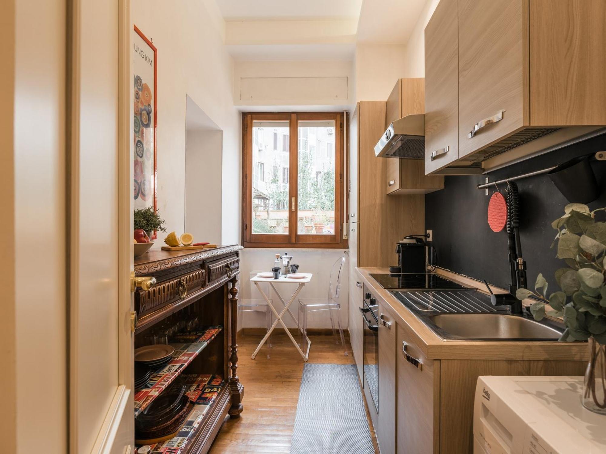 Apartment The Rent - Charming Flat Near Colosseo Rom