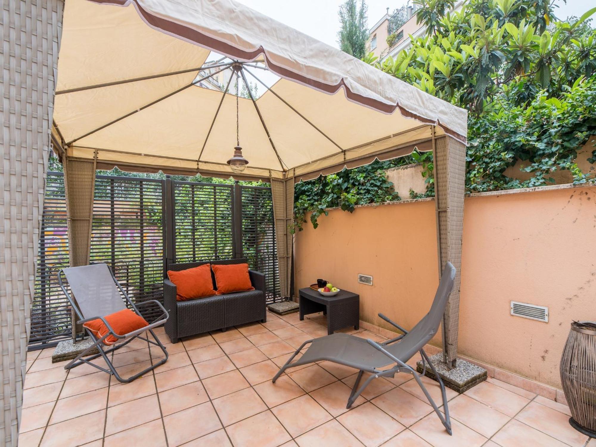 Apartment The Rent - Charming Flat Near Colosseo Rom